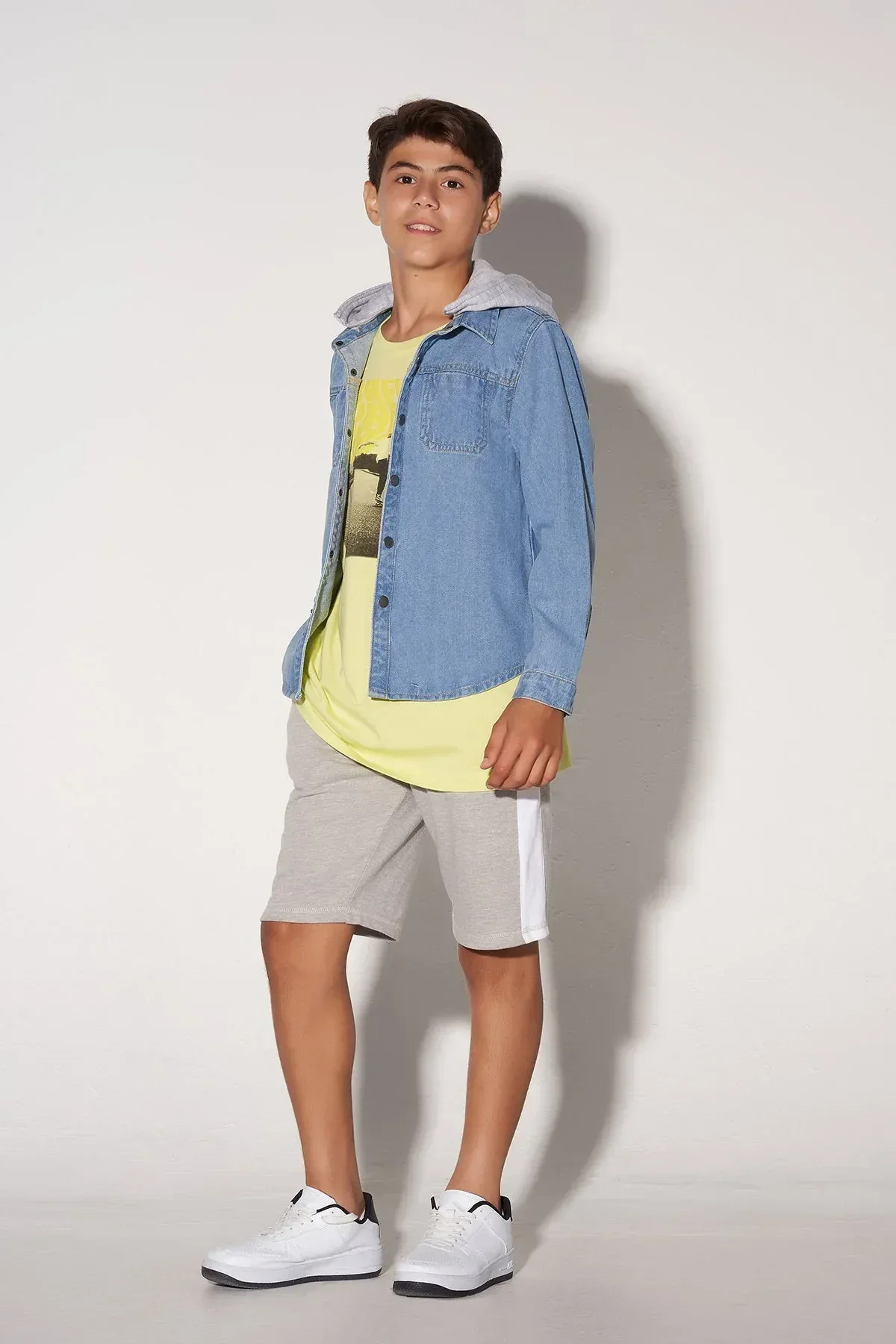 HOODED DENIM SHIRT FOR BOYS - Image 2
