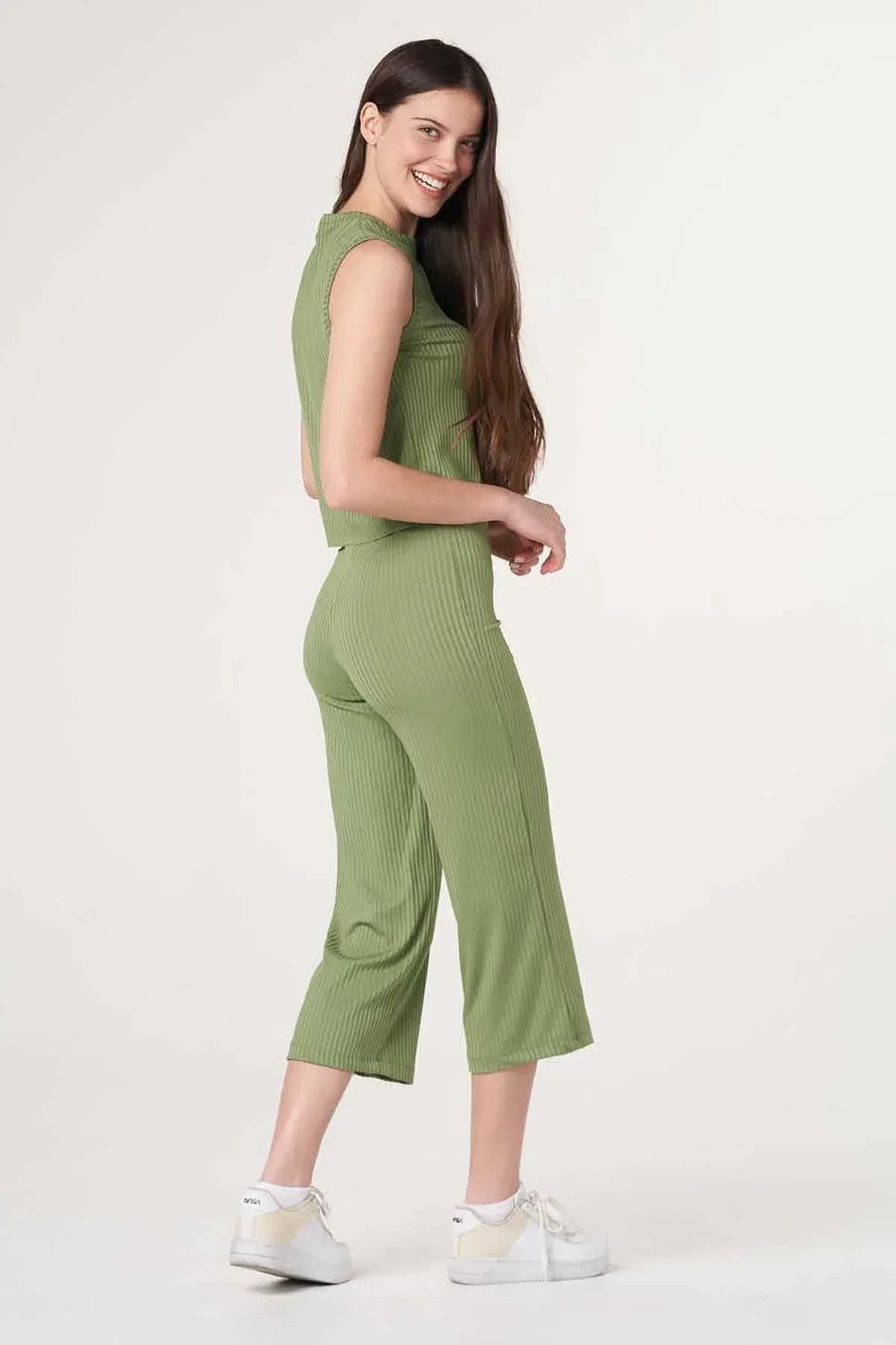 RIBBED SLEEVELESS CO-ORD SET FOR WOMEN - KHAKI - Image 4