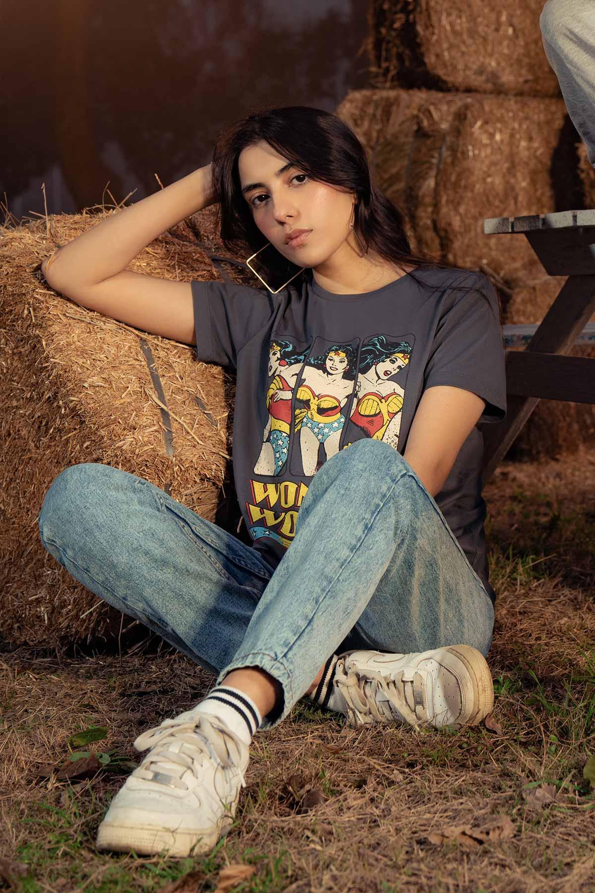 WONDER WOMAN GRAPHIC T-SHIRT FOR WOMEN - Image 3