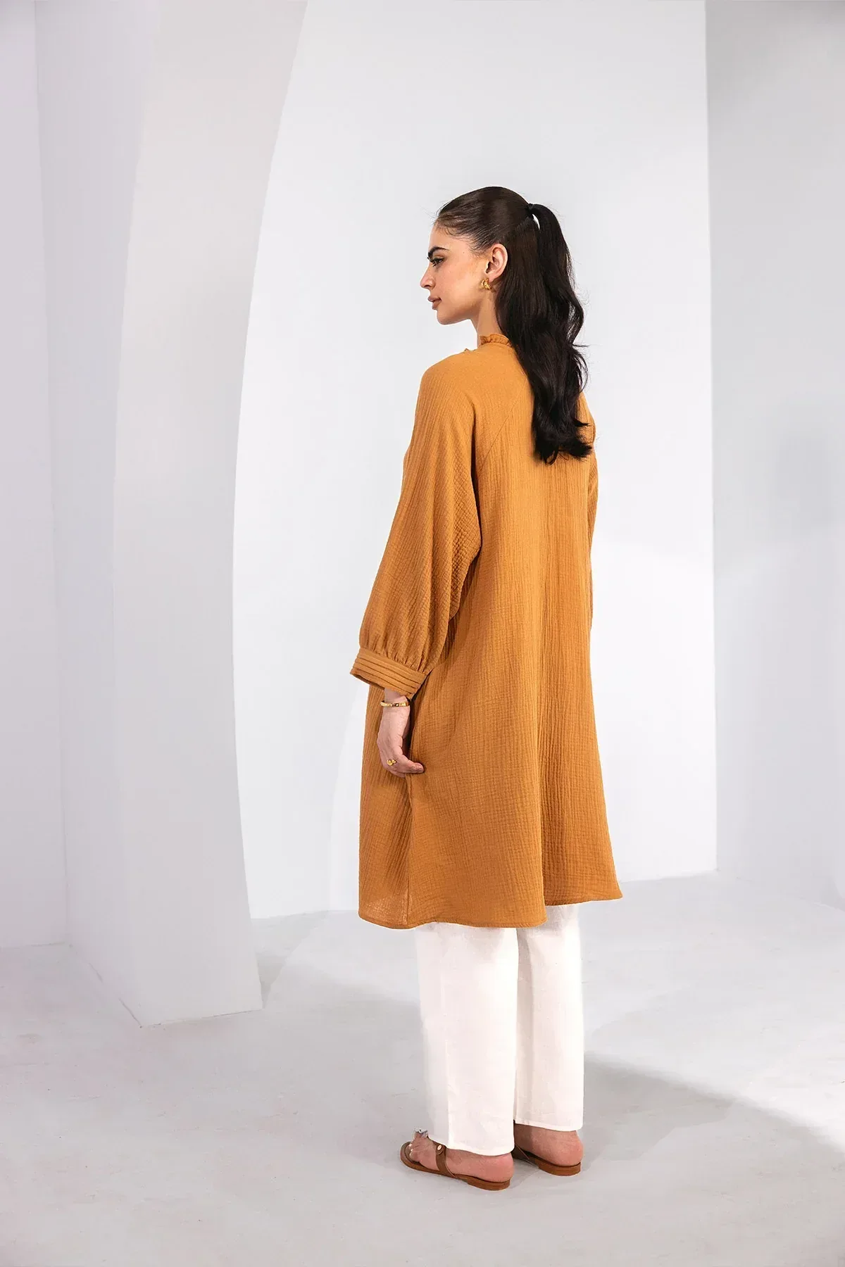 CRINKLED MIDI DRESS FOR WOMEN - Image 4