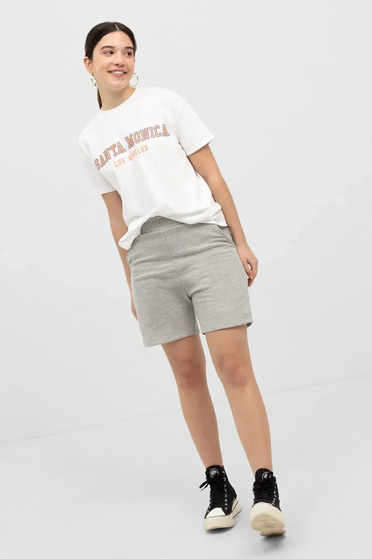 SOLID SHORT FOR WOMEN